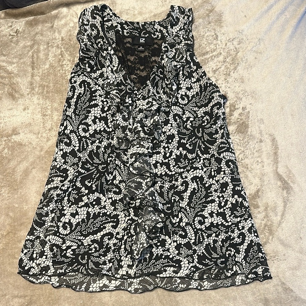 Black and White Lace Sleeveless Top